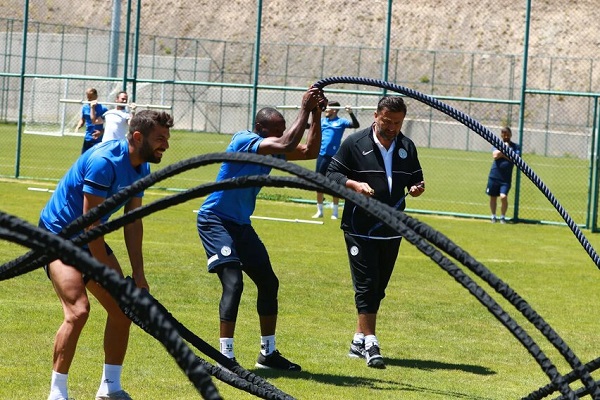 Çaykur Rizespor Tempoyu Yükseltti