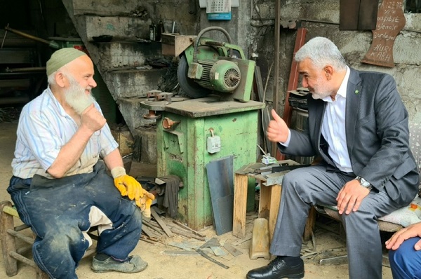 HÜDA PAR Genel Başkanı Yapıcıoğlu selin vurduğu Rize’de halkla buluştu