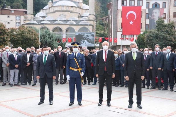 Pazar’da 29 Ekim Cumhuriyet Bayramı törenleri başladı