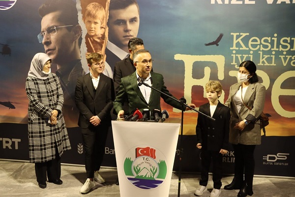 “Kesişme; İyi Ki Varsın Eren” Filminin Yapımcı ve Oyuncuları Rizelilerle Buluştu