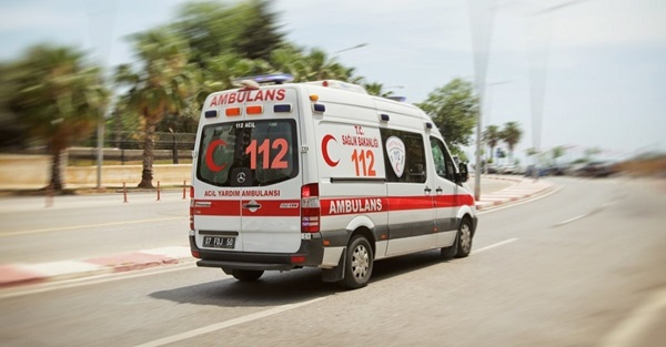 RİZE’DE AKARYAKIT İSTASYONU, GECE ZAM YAPILACAĞI İÇİN RESMİ AMBULANSIN DEPOSUNU DOLDURMADI İDDİASI