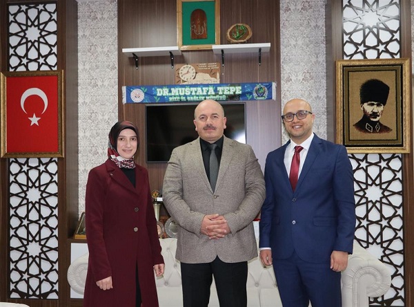 Rize’de yılın sağlık çalışanları ödüllerini aldı