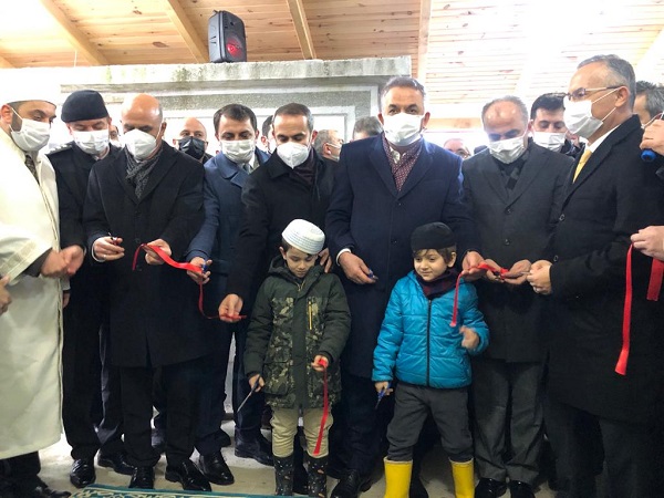 Vali Çeber, Yağmurlu Mahallesi Camii’nin Açılış Törenine Katıldı