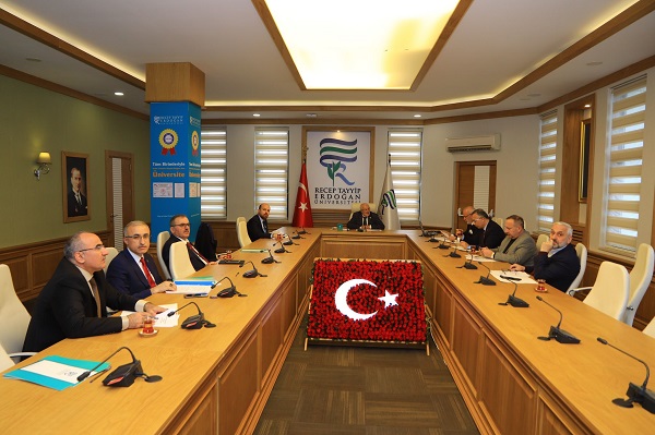RTEÜ Geliştirme Vakfı Mütevelli Heyet Toplantısı Yapıldı