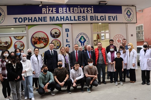 Vali Çeber’den “Tophane Mahallesi Bilgi Evine” Ziyaret