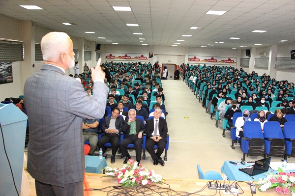 RİZE’DE “BOSNA HERSEK TARİHİ VE BİLİNMEYEN YÖNLERİYLE ALİYA İZETBEGOVİÇ” KONULU KONFERANS DÜZENLENDİ