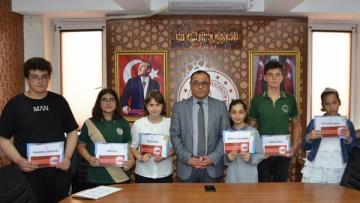 RİZE’DE “TRAFİKTE SAYGI VE SABIR TEMALI” YARIŞMALARDA ÖDÜLLER SAHİBİNİ BULDU