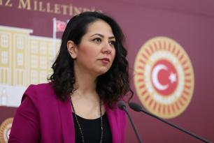 TİP Sözcüsü Sera Kadıgil, öğrenci yurtlarındaki intiharları sordu: ¨Devlet yurtlarını öğrenciler için ölüm kampına çevirdiler!¨