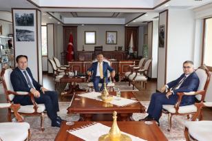 Anadolujet Başkanı Karakaş’tan Vali Çeber’e Ziyaret