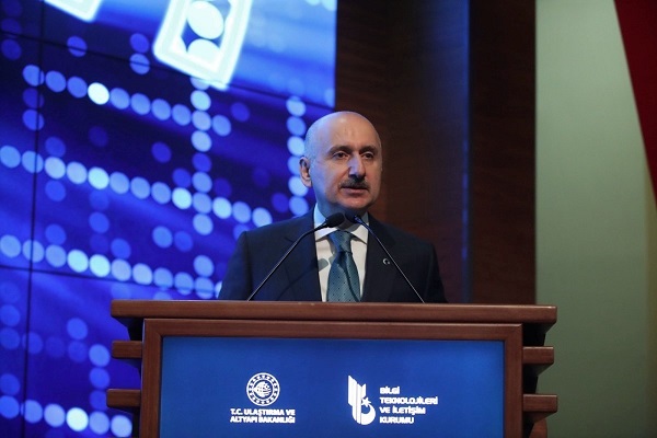 BAKAN KARAİSMAİLOĞLU: BU YILIN İLK ÇEYREĞİNDE HABERLEŞME SEKTÖRÜ YÜZDE 21 BÜYÜDÜ