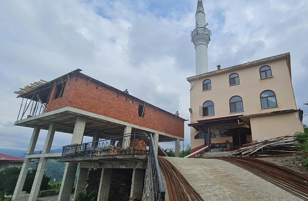 Kesikköprü Köyü Merkez Camii Lojman İnşaatı Hayırseverleri Bekliyor