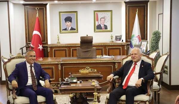 KKTC Cumhuriyet Meclis Başkanı Sayın Zorlu Töre, Vali Çeber’i Ziyaret Etti