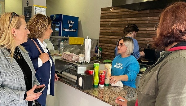 CHP Rize Kadın Kolları Saha Çalışmalarına Devam Ediyor: “CHP’Lİ KADINLAR BIKMADAN USANMADAN ÇALIŞMAYA DEVAM EDECEK”