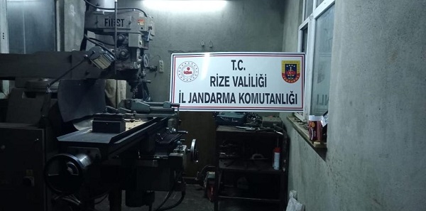 Ardeşen’de Jandarmadan Kaçak Silah Atölyesine Baskın