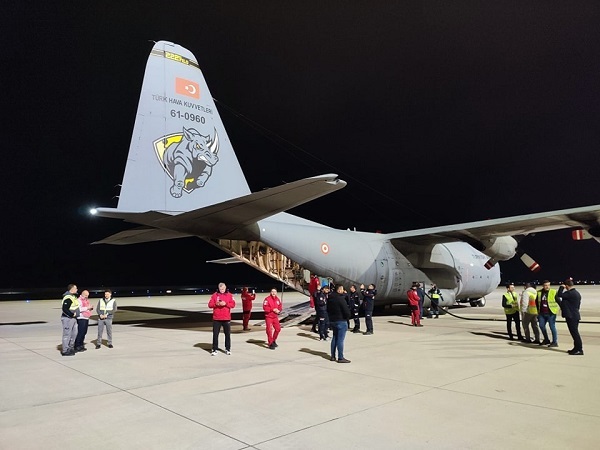 Rize’den Acil Kargo Uçağı ile gittiler