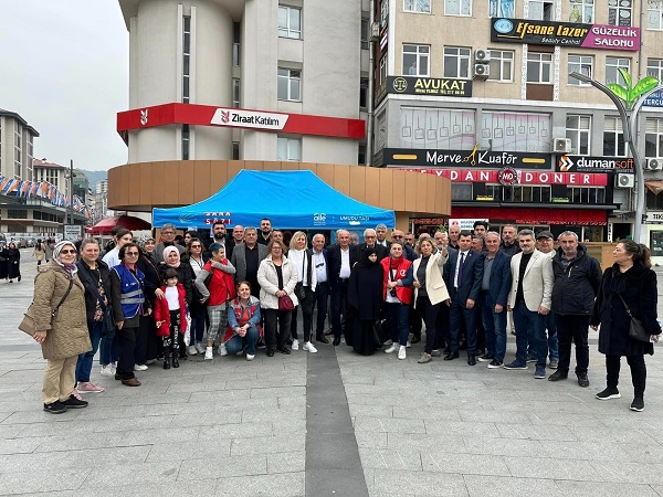 Ocaklı: 14 Mayıs’ ta Rize’ ye Bahar gelecek”