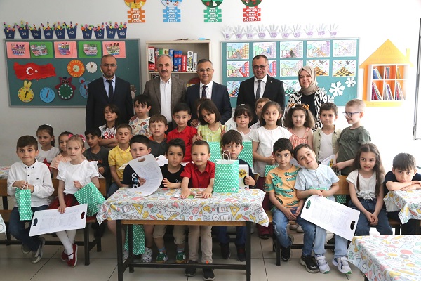 RİZE’DE KARNELER ALINDI, 3 AYLIK TATİL BAŞLADI