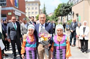 RİZE VALİSİ ÇEBER, HAYAT BOYU ÖĞRENME HAFTASI PROGRAMINA KATILDI