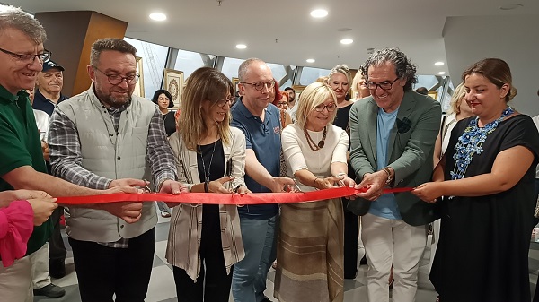 Çay temalı minyatür sergisi açıldı, 5 bin dolarlık eserler var