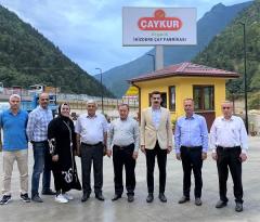 ÇAYKUR İKİZDERE ORGANİK ÇAY FABRİKASINA KAYMAKAM VE GENEL MÜDÜRDEN ZİYARET