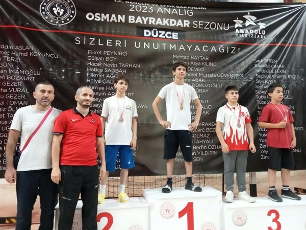 ÇAYKURSPOR GÜREŞ DÜZCE’DEN 2 ŞAMPİYONLA DÖNDÜ
