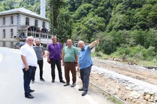 BAŞKAN KARAFAZLI, ÇALIŞMALARINA MECLİS ÜYLERİYLE KÖYLERDE DEVAM EDİYOR