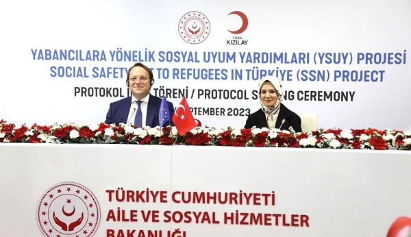 YABANCILARA YÖNELİK SOSYAL UYUM YARDIMI PROJESİ İMZALANDI