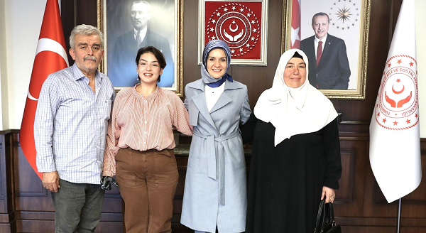 BAKAN GÖKTAŞ, “KİM MİLYONER OLMAK İSTER” DE BÜYÜK ÖDÜL KAZANAN RABİA BİRSEN’LE BULUŞTU