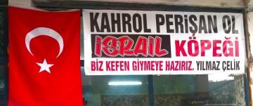 Rizeli Esnaf Barbar İsrail’e Tepkisini İş Yerine Pankart Asarak Lanetledi