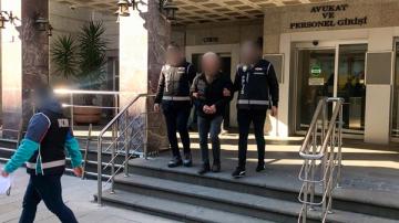 Rize’de durdurulan araçta ruhsatsız tabanca ele geçirildi