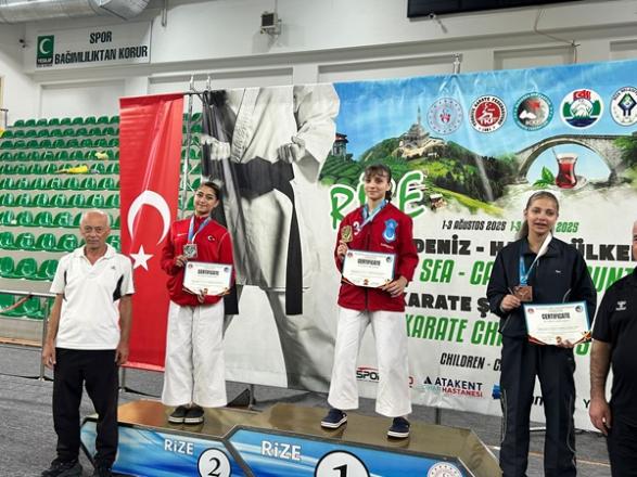 Osman Sadıkoğlu’nun Sporcuları Rize’ye Gümüş ve Bronz Madalya Kazandırdı